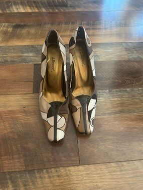 J.Renee Brown and Cream Geometric Pattern Pumps